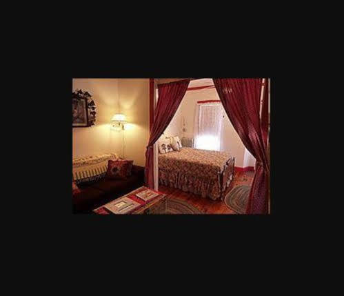 مبيت وإفطار كيلر هاوس - للكبار فقط Centre Hall المظهر الخارجي الصورة